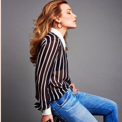 Piper Perabo Autograph Profile