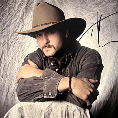 Tim McGraw Autograph Profile