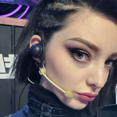 Emma Dumont Emma Dumont