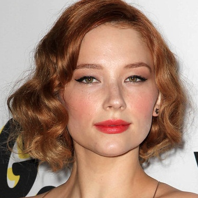 Haley Bennett Autograph Profile
