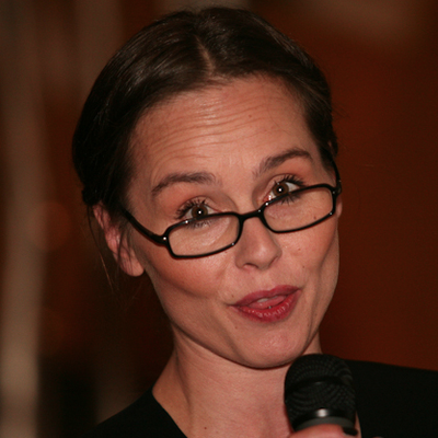 Tara Fitzgerald Autograph Profile