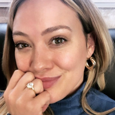 Hilary Duff Autograph Profile