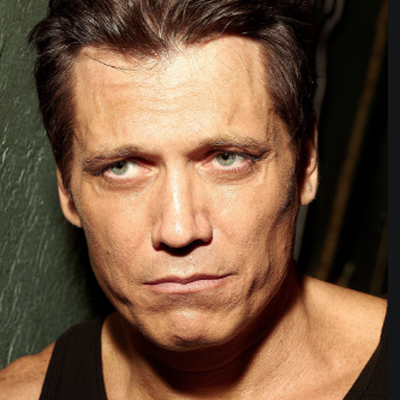 Holt McCallany