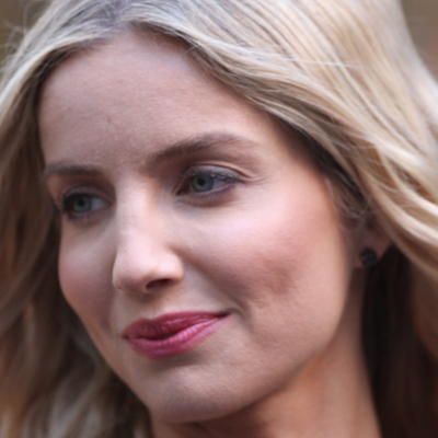 Annabelle Wallis Autograph Profile