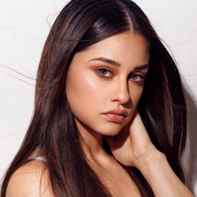 Yvette Monreal Autograph Profile