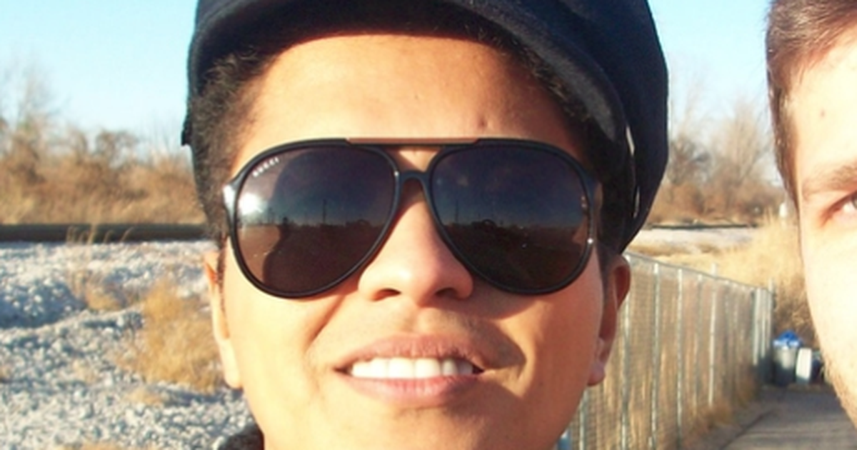 Bruno Mars Autographs for Sale on eBay · RACC
