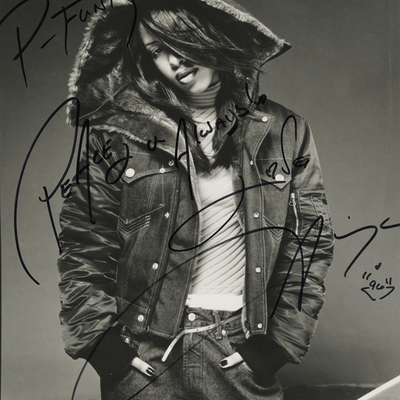 Aaliyah Autograph Profile