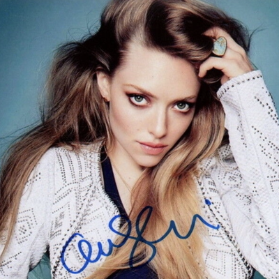 Amanda Seyfried Autograph Profile