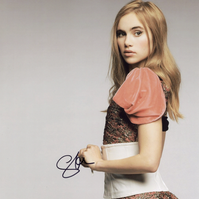Suki Waterhouse Autograph Profile