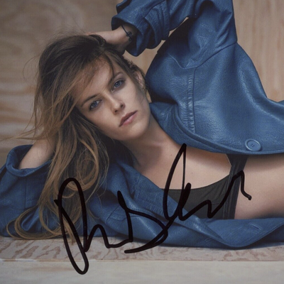 Riley Keough Autograph Profile