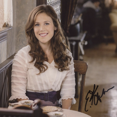 Erin Krakow Autograph Profile