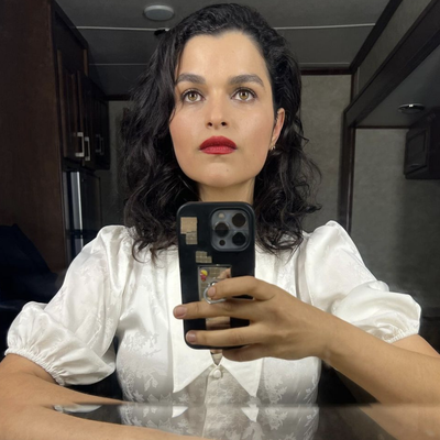 Eve Harlow Autograph Profile