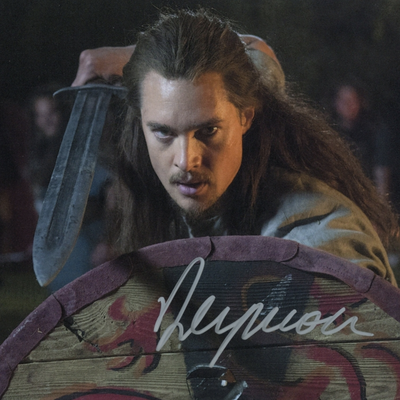 Alexander Dreymon Autograph Profile