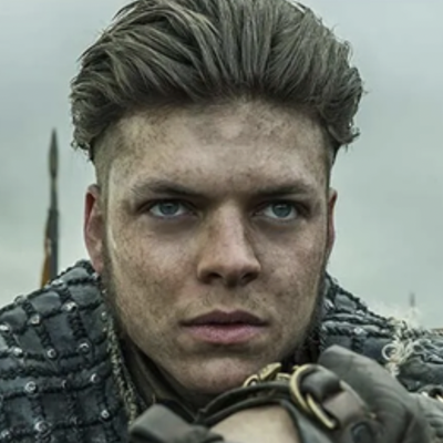 Alex Høgh Andersen Autograph Profile