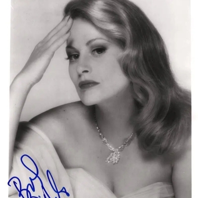 Beverly D'Angelo Autograph Profile