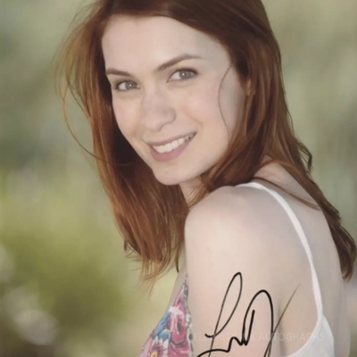 Felicia Day Autograph Profile