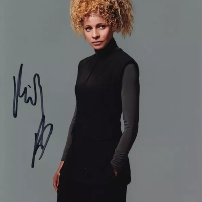 Michelle Hurd Autograph Profile