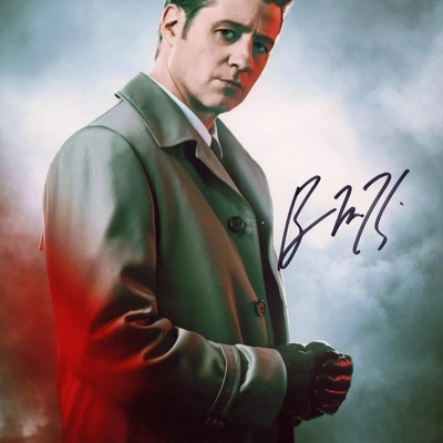 Ben McKenzie Autograph Profile