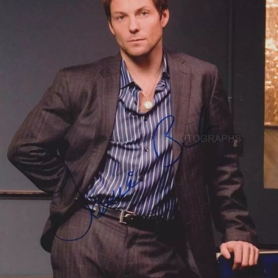 Jamie Bamber Autograph Profile