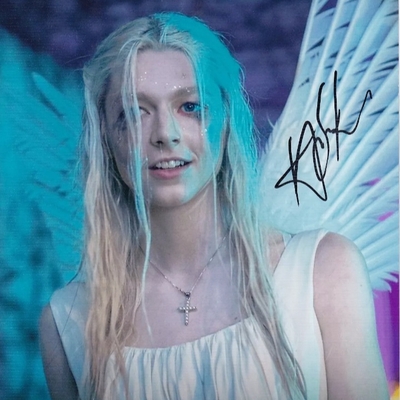 Hunter Schafer Autograph Profile