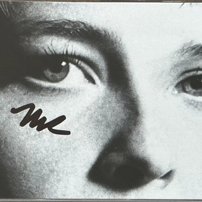 Maggie Rogers Autograph Profile