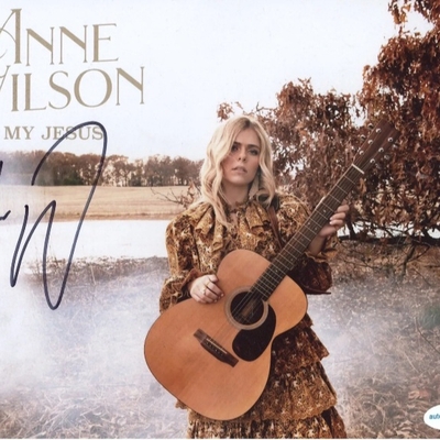 Anne Wilson Autograph Profile
