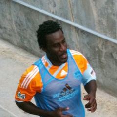 Ade Akinbiyi