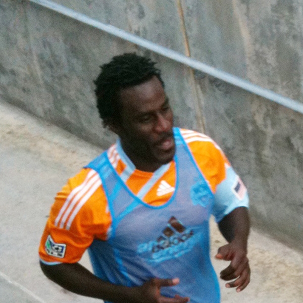 Ade Akinbiyi