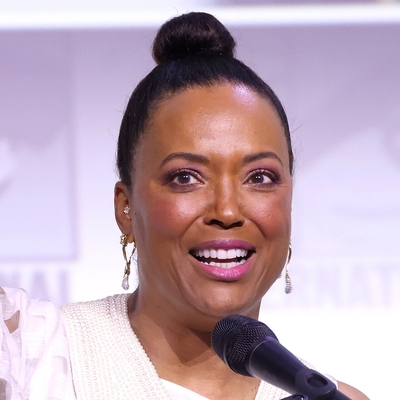Aisha Tyler Autograph Profile