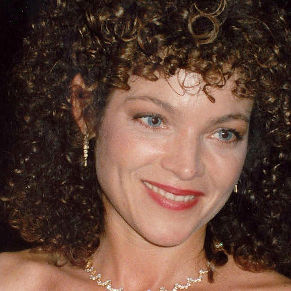 Amy Irving