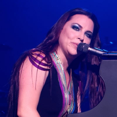 Amy Lee Autograph Profile