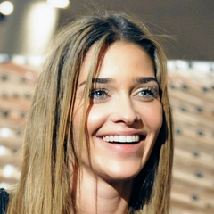 Ana Beatriz Barros
