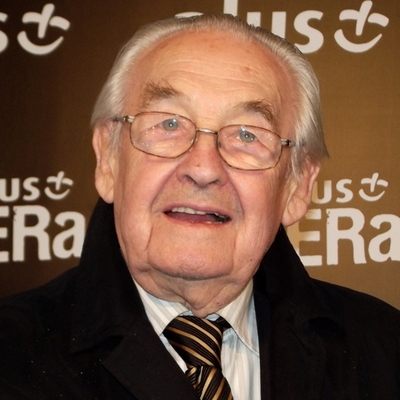 Andrzej Wajda Autograph Profile