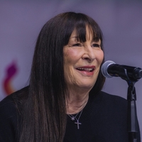 Anjelica Huston