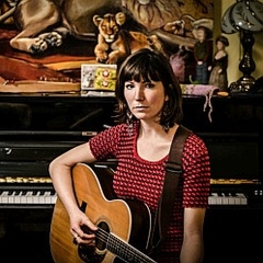 Anna Tivel