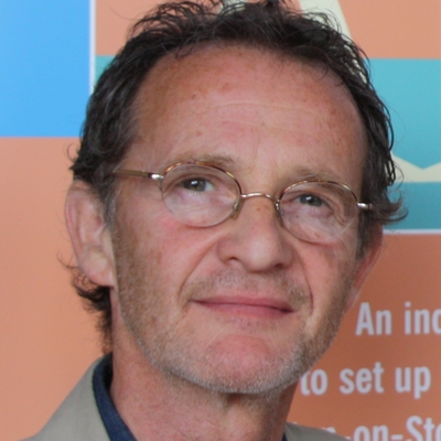 Anton Lesser Autograph Profile