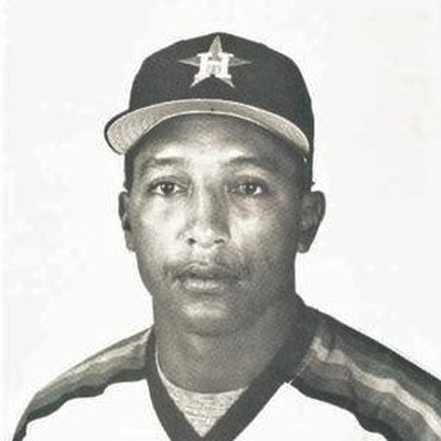 Bert Pena Autograph Profile