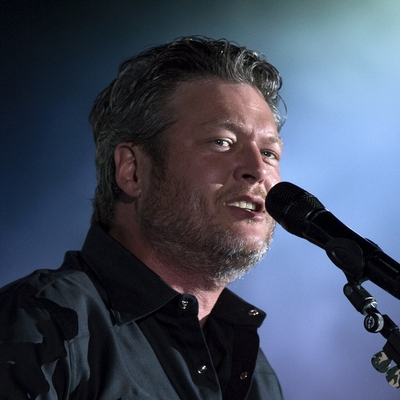 Blake Shelton Autograph Profile
