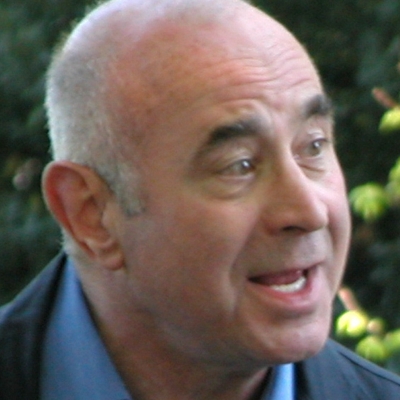 Bob Hoskins Autograph Profile