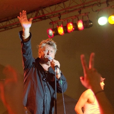 Brian Howe Autograph Profile