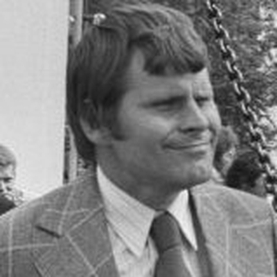 Bruce Glover