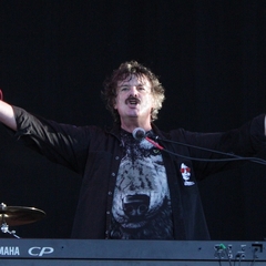 Burton Cummings