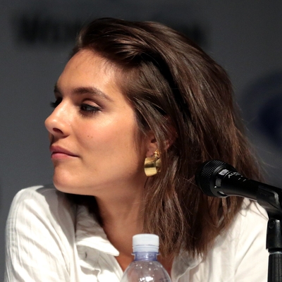Caitlin Stasey Autograph Profile