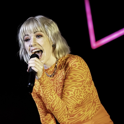 Carly Rae Jepsen Autograph Profile