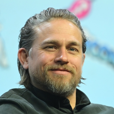 Charlie Hunnam Autograph Profile
