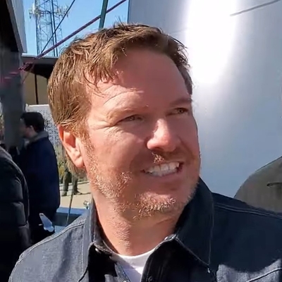 Chip Gaines Autograph Profile