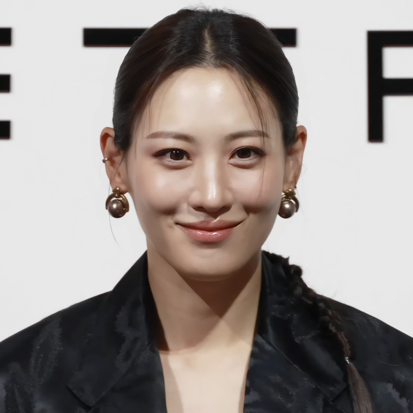Claudia Kim