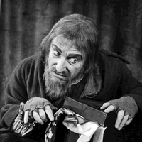 Clive Revill