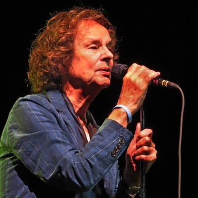 Colin Blunstone Autograph Profile