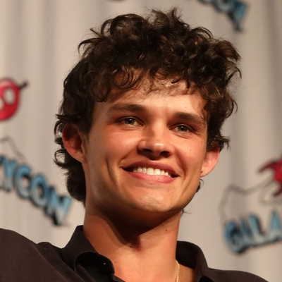 Curran Walters Autograph Profile